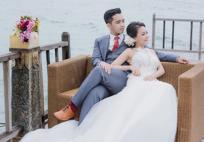 Hình ảnh chú rể khóc như mưa trong ngày cưới vì thương bố mẹ vợ đã gả con gái cho mình khiến cộng đồng mạng xôn xao Hình ảnh chú rể khóc như mưa trong ngày cưới vì thương bố mẹ vợ đã gả con gái cho mình khiến cộng đồng mạng xôn xao